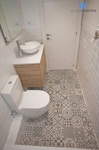 azulejos biselados para baño